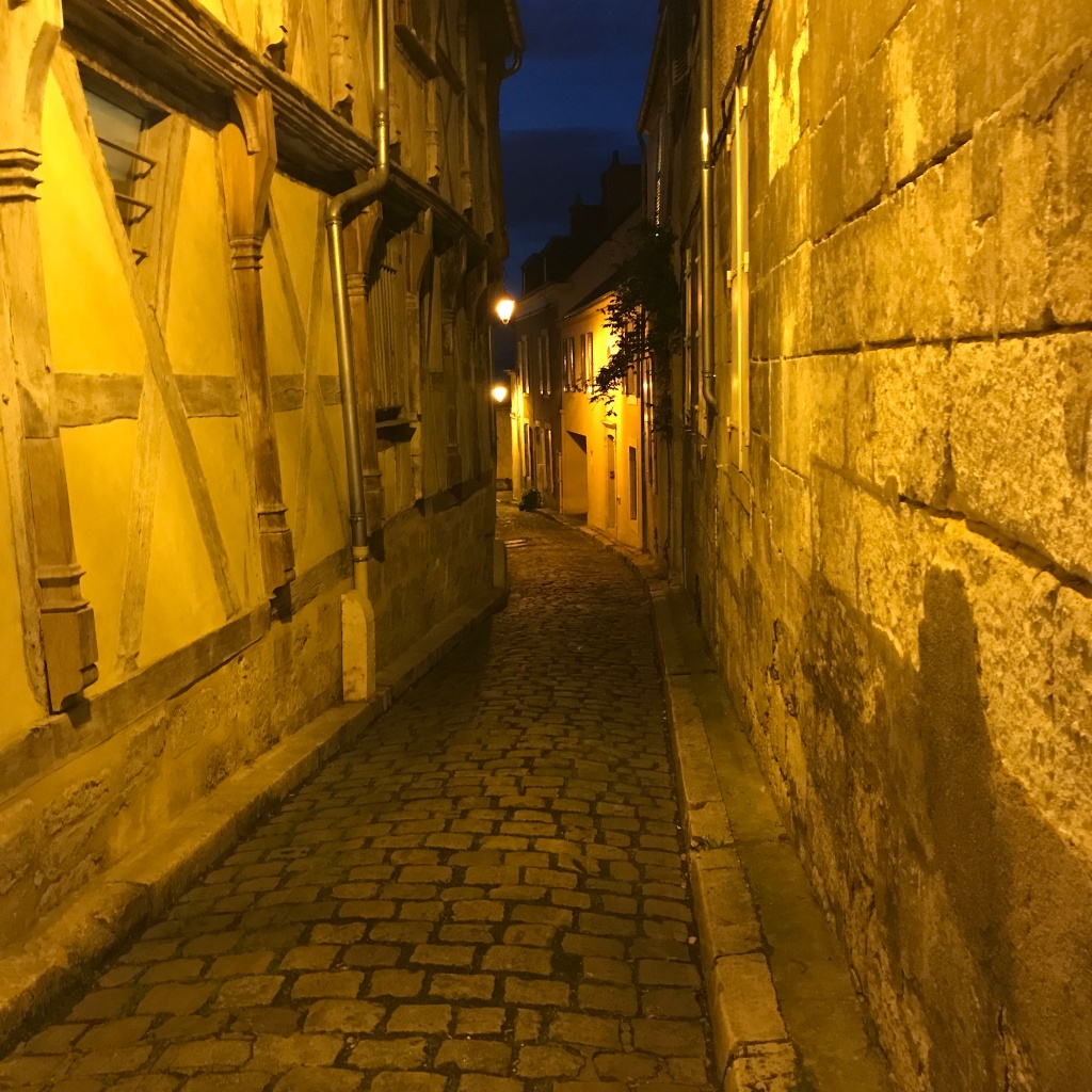 Bourges - extérieur nuit