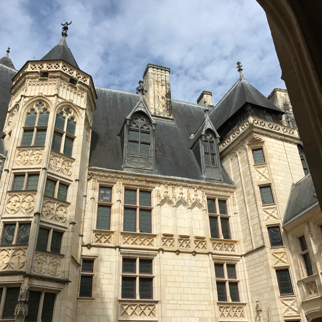 Palais Jacques Coeur - intérieur jour