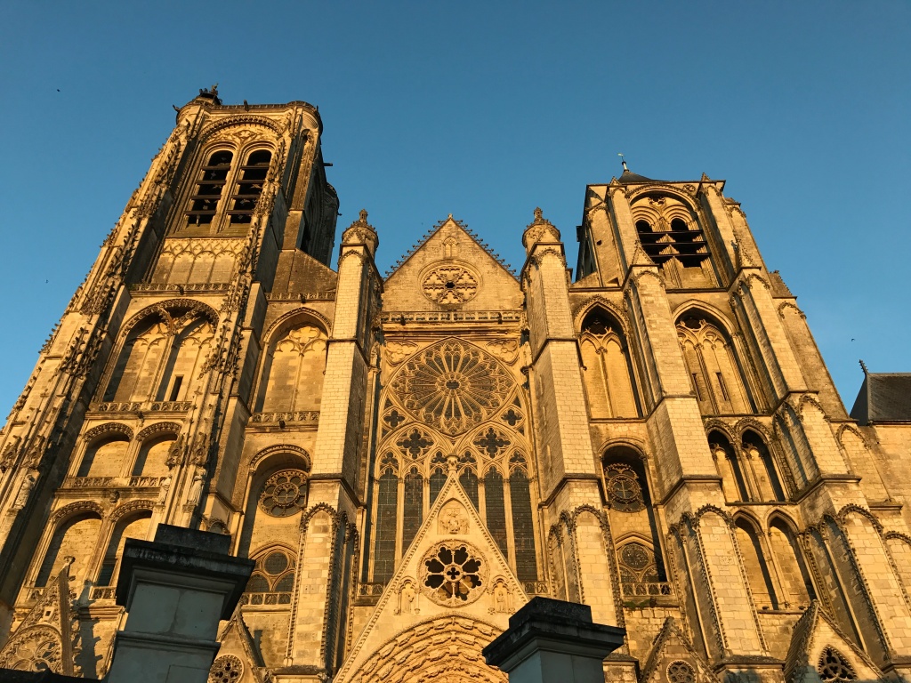 Cathédrale Saint-Etienne - extérieur jour