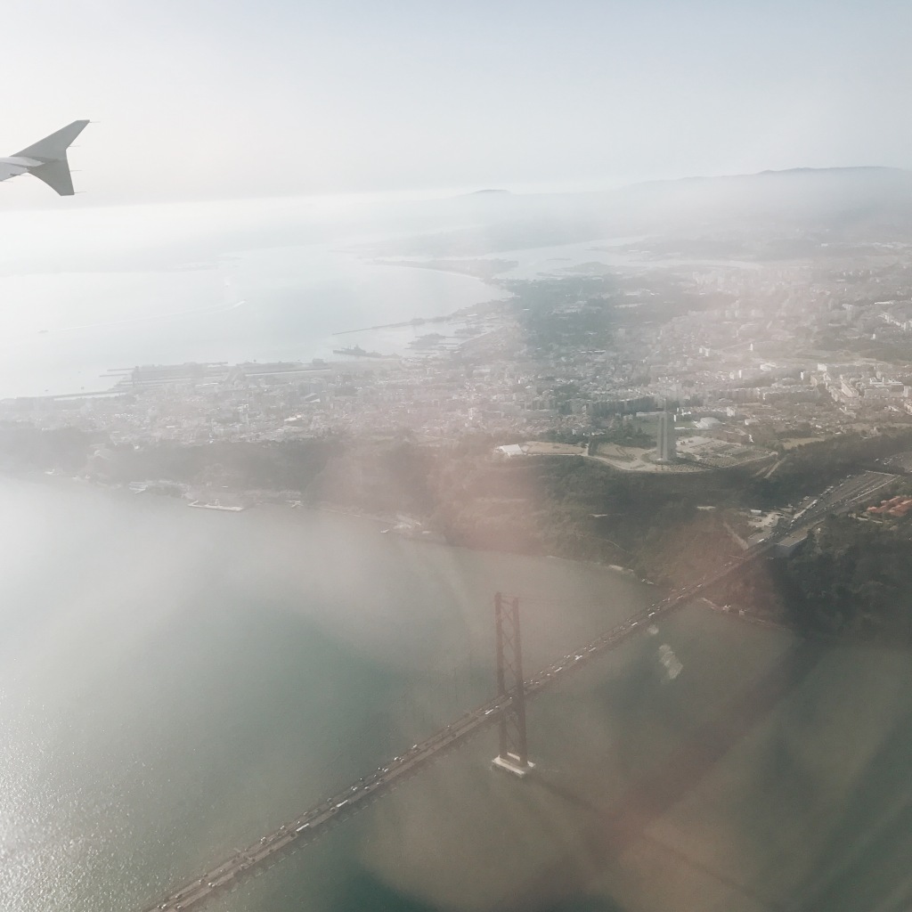 Lisbonne vue du ciel, dans un avion qui s'appelle José Saramago